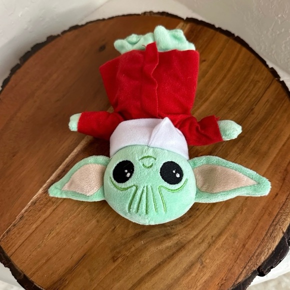 Star Wars Christmas Grogu! - Picture 4 of 4